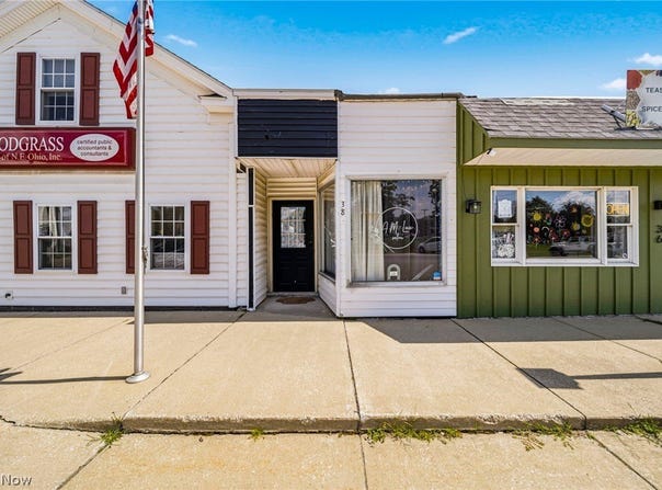38 Public Square, Andover, OH 44003