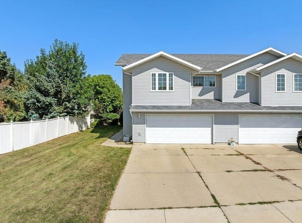 1110 SW 34th Ave, Minot, ND 58701