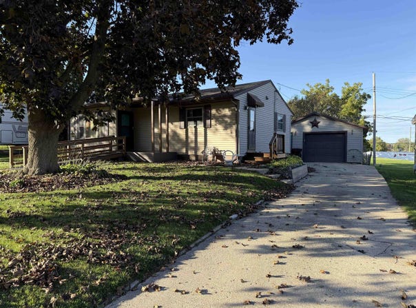 1404 Winter Drive, FREEPORT, IL 61032