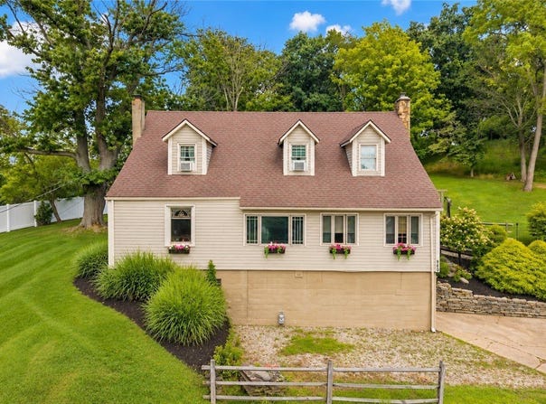 960 S Main St, South Strabane, PA 15301