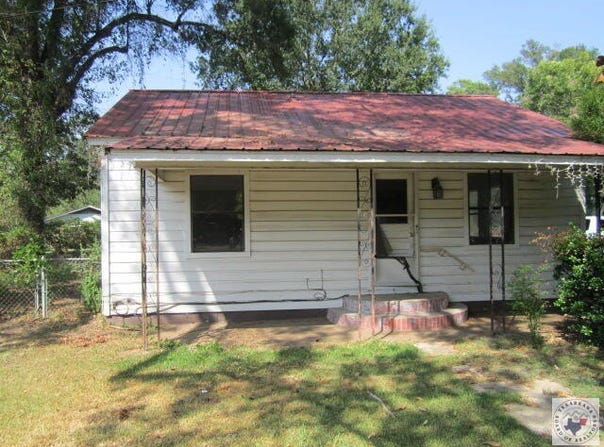 201 Marshall st, Hooks, TX 75561