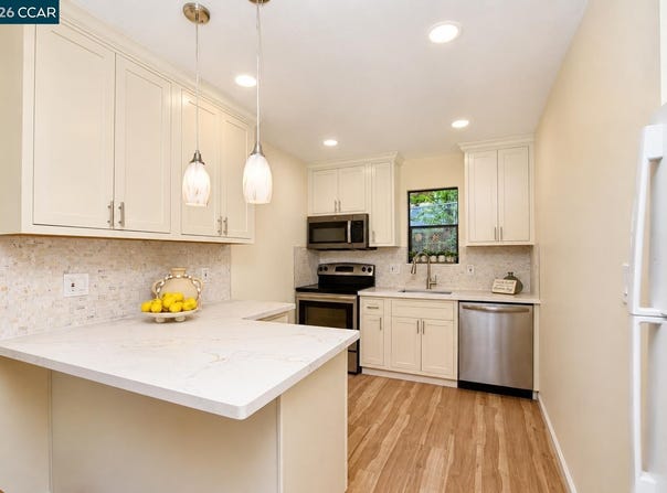 395 Camelback Rd, Pleasant Hill, CA 94523