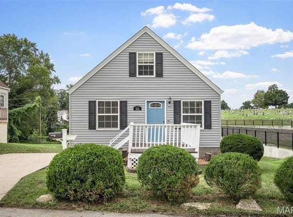 613 Schaefer Place, St Charles, MO 63301