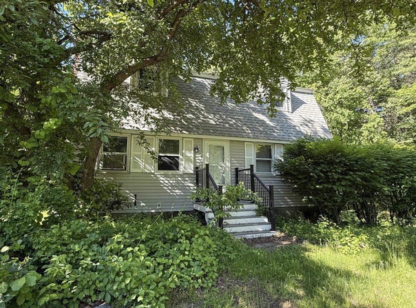 12 Blueberry Road, Windham, NH 03087