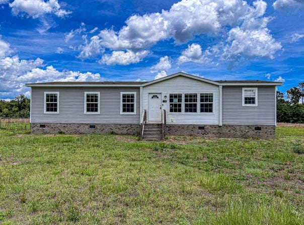 176 Old Flowers Rd., Hemingway, SC 29554