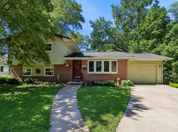 1429 Glendale Rd, IowaCity, IA 52245