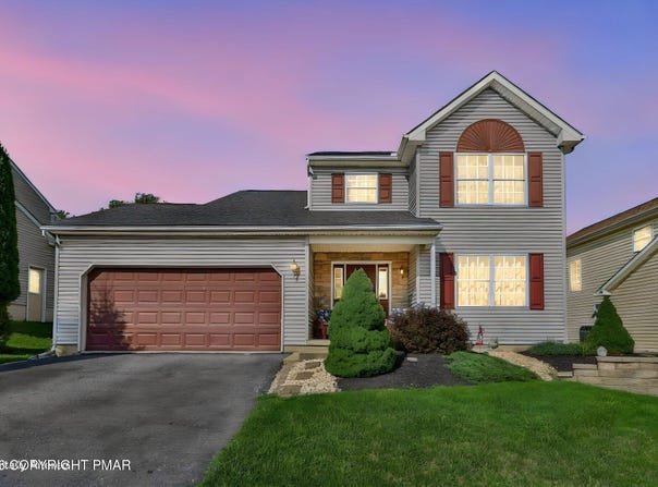 5016 Foxrun Lane, Whitehall, PA 18052