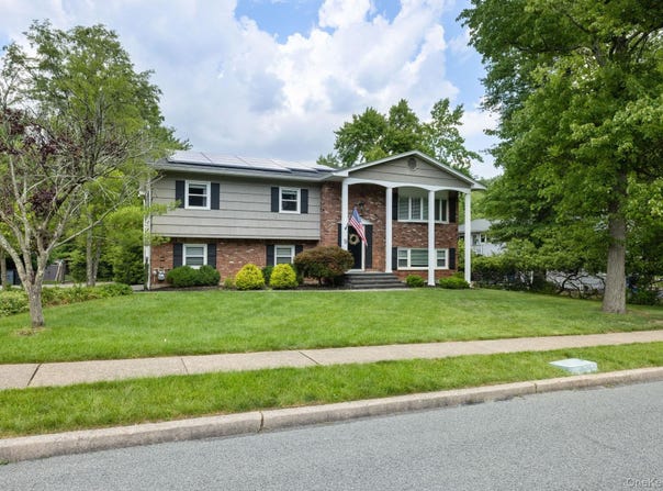 9 Behrendt Drive, Pearl River, NY 10965