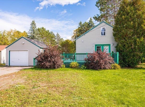 1022 Spring Lake Rd, Cloquet, MN 55720