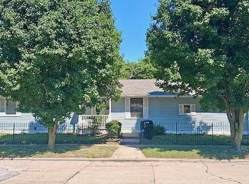 301 Adams St., Beardstown, IL 62618