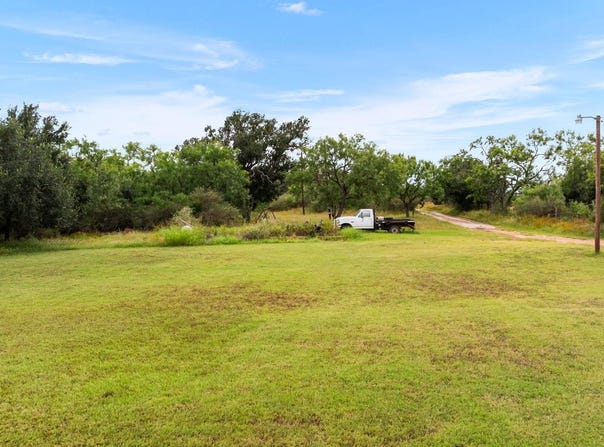 126 Blue Bird Ln, Tow, TX 78657
