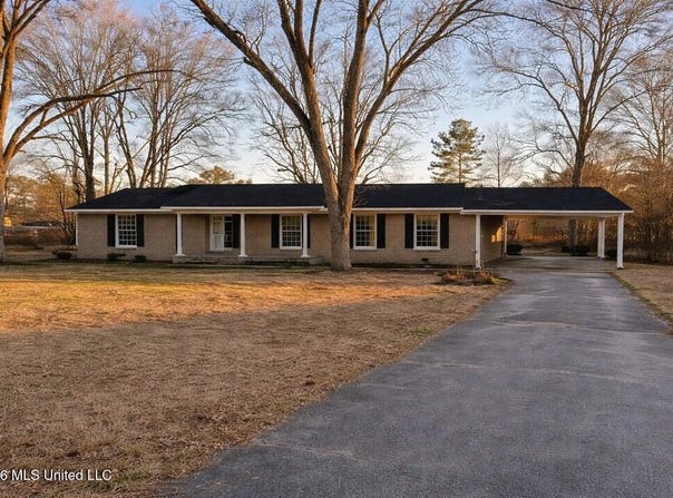 239 W College Street, Hickory, MS 39332