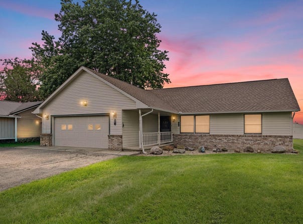 213 S Park Drive, Monticello, IN 47960-2550