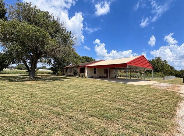 30 County Rd 245 E, Gonzales, TX 78629