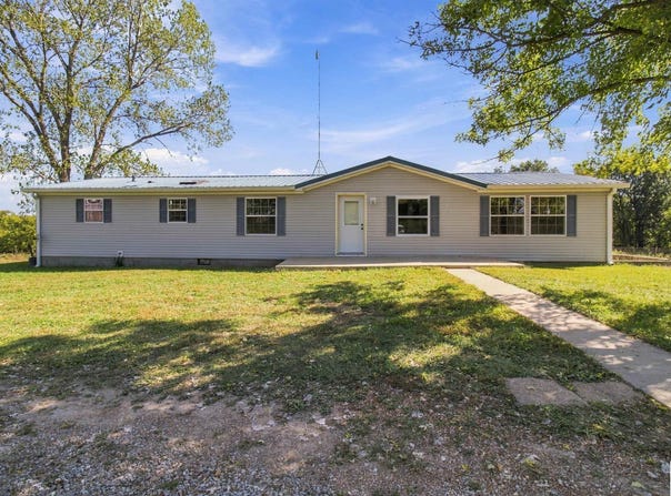 31650 Bluhm Road, Smithton, MO 65350