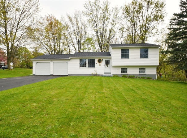3 Cascade Road, West Henrietta, NY 14586