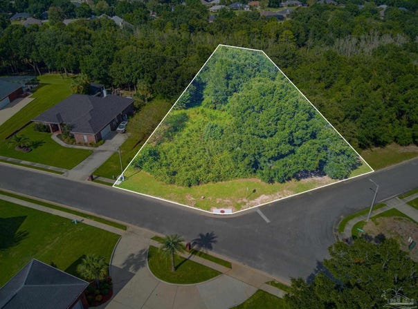 5900 blk Cromwell Dr, Pace, FL 32571