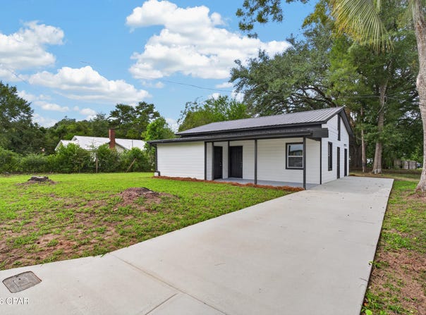 5491 Brown Street, Graceville, FL 32440
