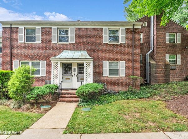 85 Manor Drive, Red Bank, NJ 07701