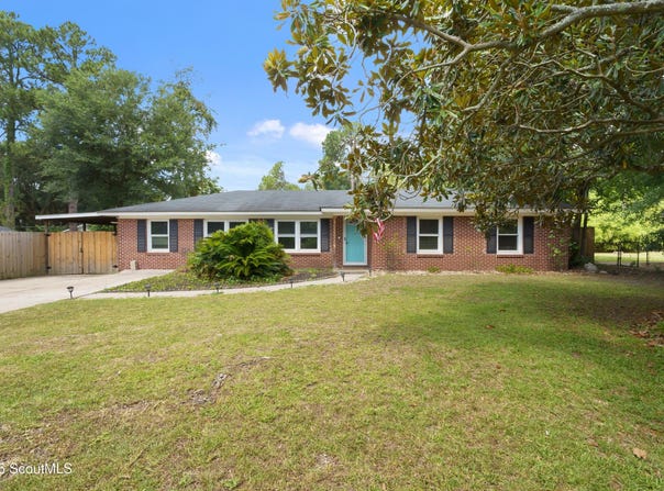 17 Regent Drive, Savannah, GA 31406