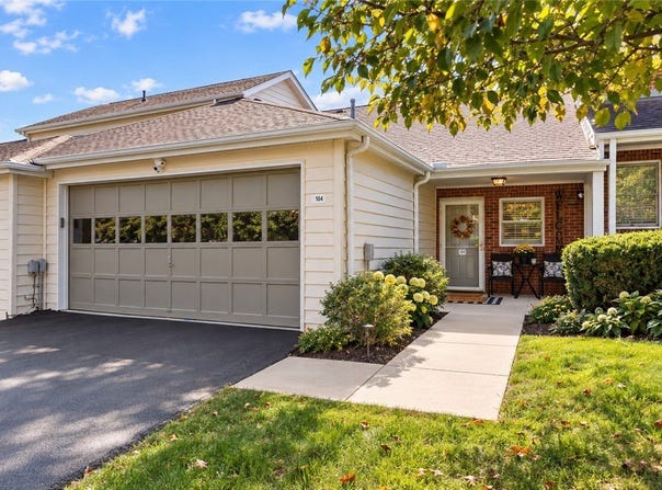 104 Boxwood Ct, Peters Twp, PA 15317