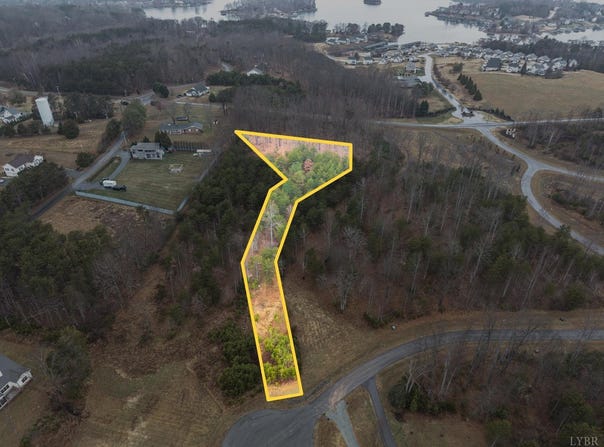 14 Caroline Ct, Union Hall, VA 24176