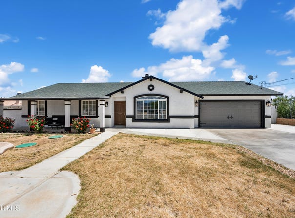 11877 8th Avenue, Hesperia, CA 92345