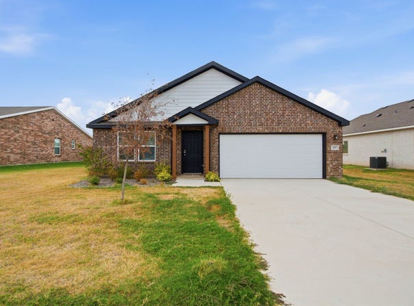 417 Jameson Street, Springtown, TX 76082