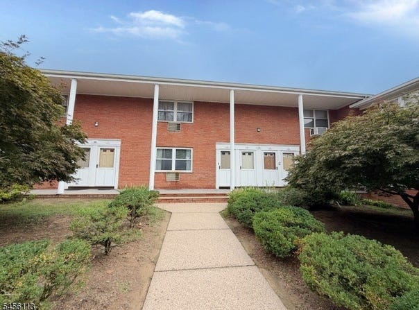 54 Knox Ter, Wayne Twp., NJ 07470-7959