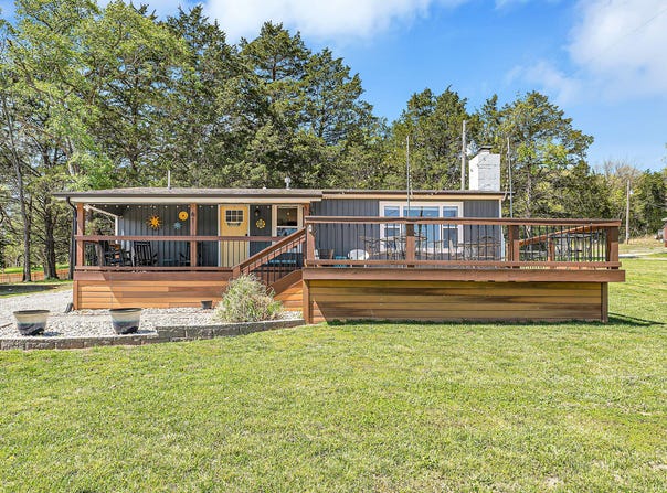 61 Rolla Hill Road, Galena, MO 65656