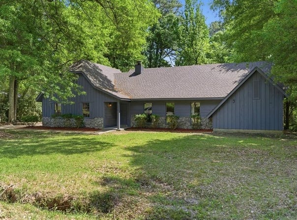 1110 Forest Hills, LAUREL, MS 39440