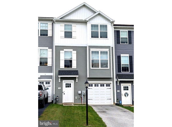 130 OVERLOOK Drive, HANOVER, PA 17331