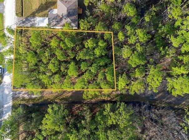 EAST Parkway, DELAND, FL 32724