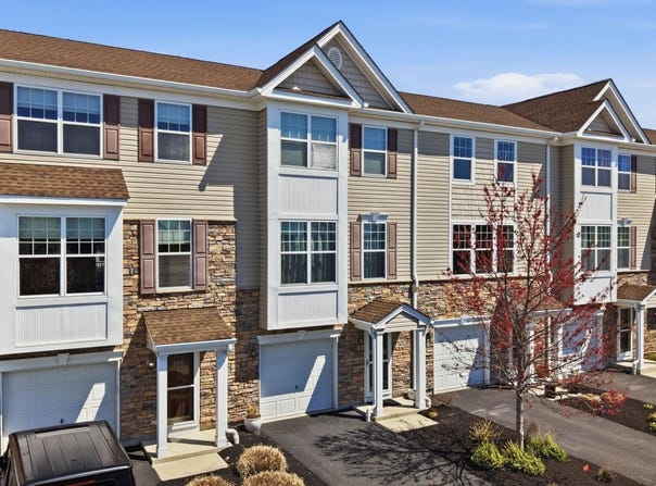 324 Sanderling Ln, Egg Harbor Township, NJ 08232