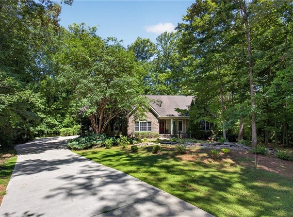 109 Oak Crest Circle, Seneca, SC 29672