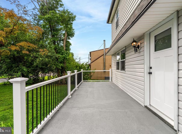 200 MAPLE Street, WARMINSTER, PA 18974