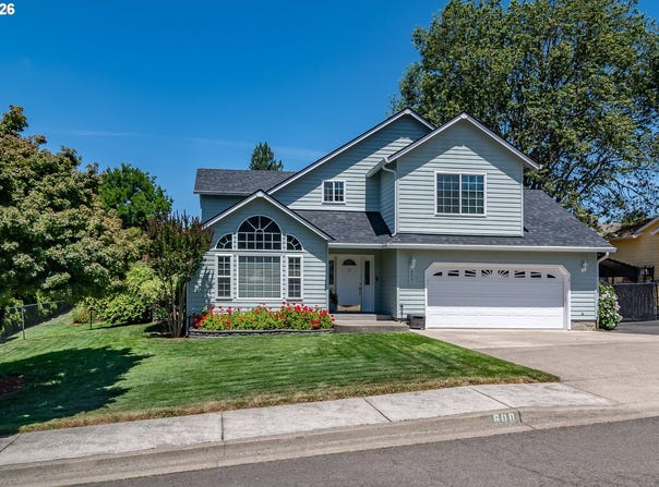 600 SE PARKWAY Dr, Winston, OR 97496