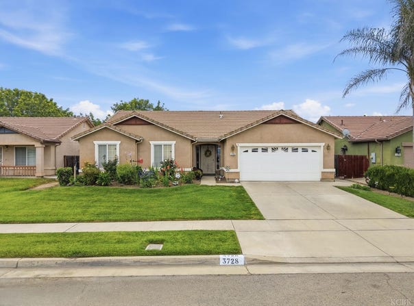 3728 E School Avenue, Visalia, CA 93292