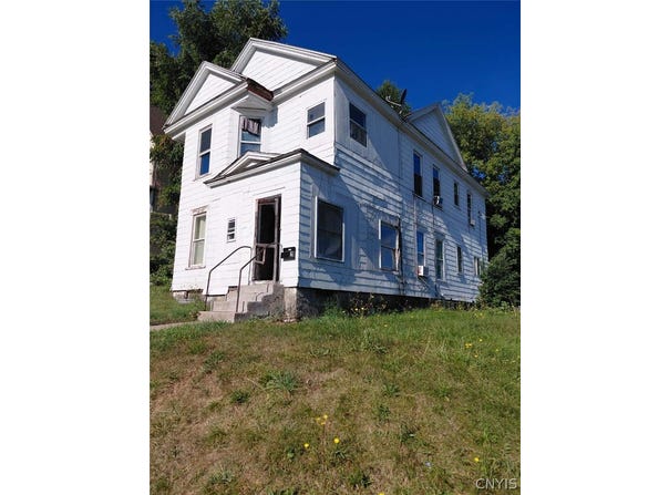 100 Summit Avenue, Syracuse, NY 13209