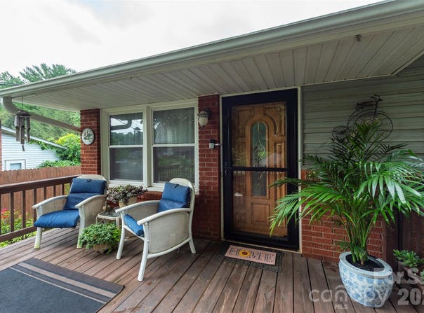 424 Lower Grassy Branch Road, Asheville, NC 28805