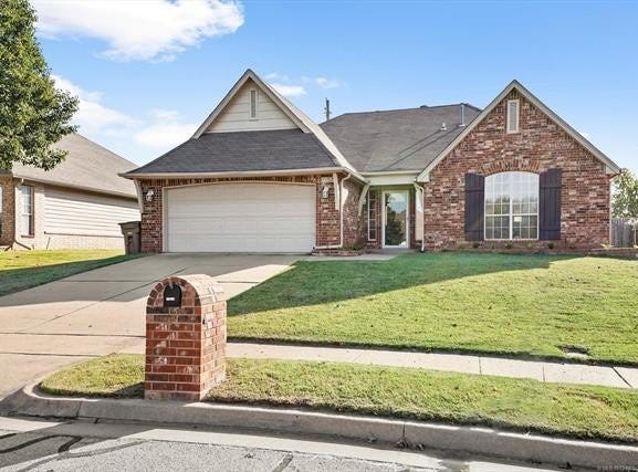 11527 S 105th East Avenue, Bixby, OK 74008