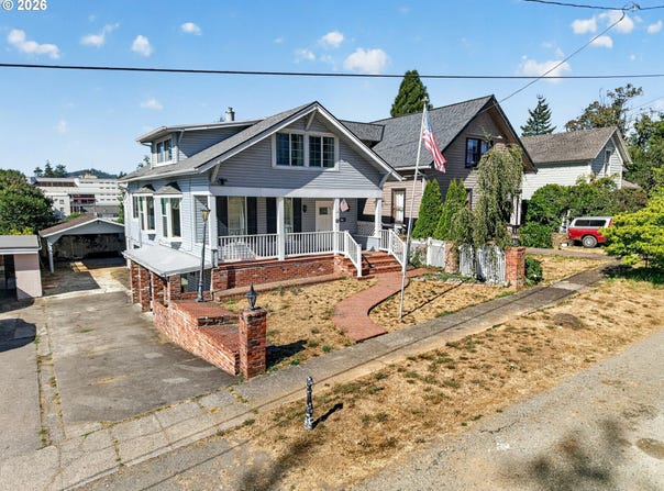 246 E MAIN St, Coquille, OR 97423
