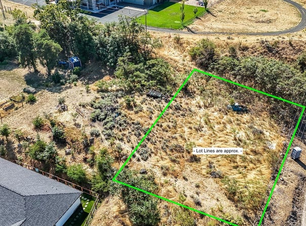 E 18th St, TheDalles, OR 97058