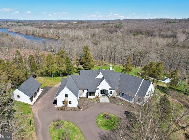 2 CEDAR Lane, ERWINNA, PA 18920