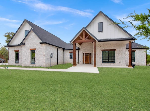 1179 Robertson Road, Whitewright, TX 76273