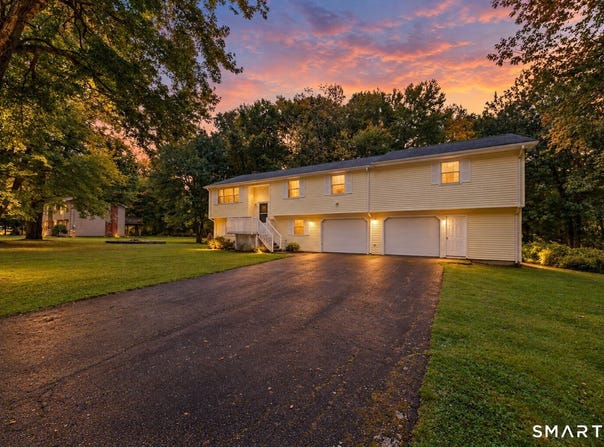 8 Pettersson Circle, Stafford, CT 06076