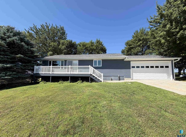 33 Pommier Ln, Garvin, MN 56132