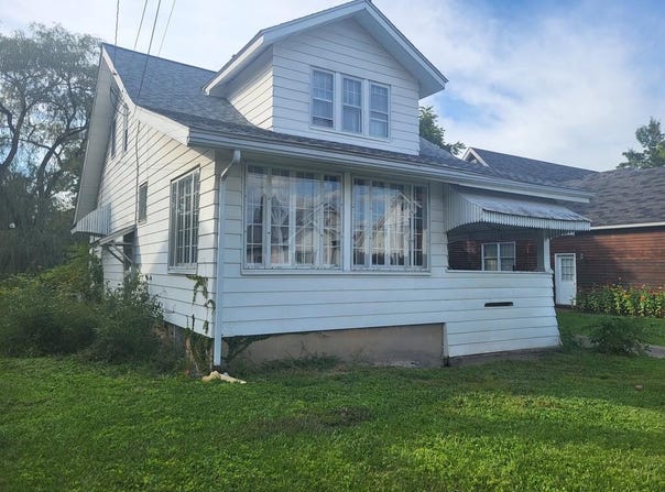 114 S 8th Avenue, Clarion, PA 16214