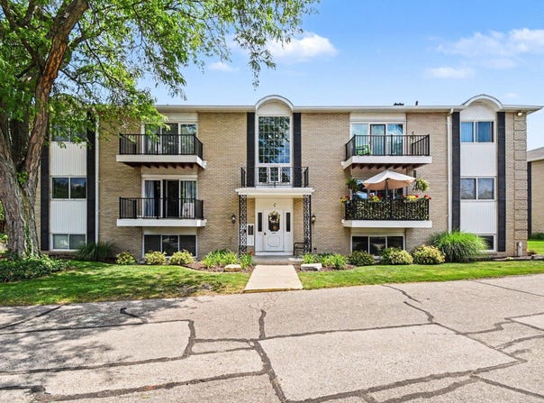 2759 Leonard Street NW, Grand Rapids, MI 49504