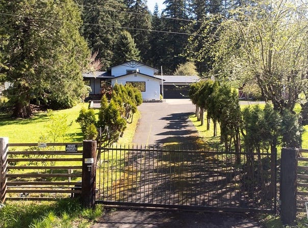 85183 CHEZEM Rd, Eugene, OR 97405